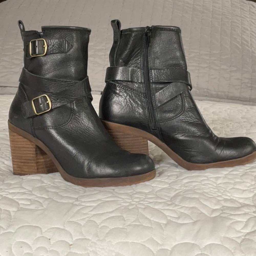 Lucky Brand Orenzo sz 7 3inch heel zipper black ankle booties